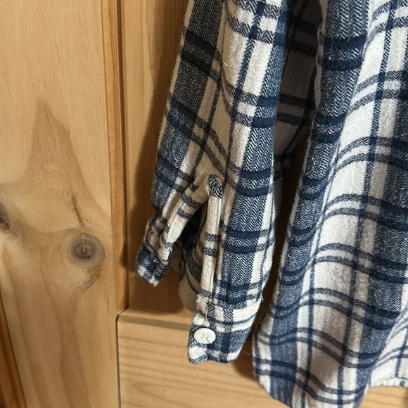 Lemon Grass Women’s  Blue and White Plaid Shirt - Picture 5 of 5